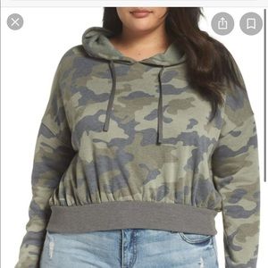 BP Cropped Hoodie Camo